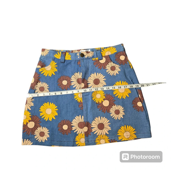 Unique Vintage Denim Like MIni Skirt - Picture 4 of 8